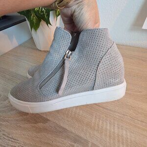 Steve Maddon Women Caliber Ankle Sneaker - size 9.5